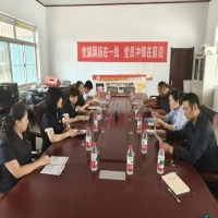 泉城公证处到第一书记帮扶村走访慰问老党员并开展公证普法宣传活动